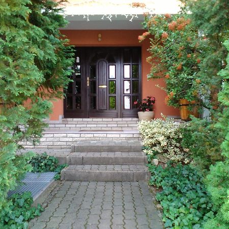 Zoeld Sziget Vendeghaz Hotel Eger Exterior photo