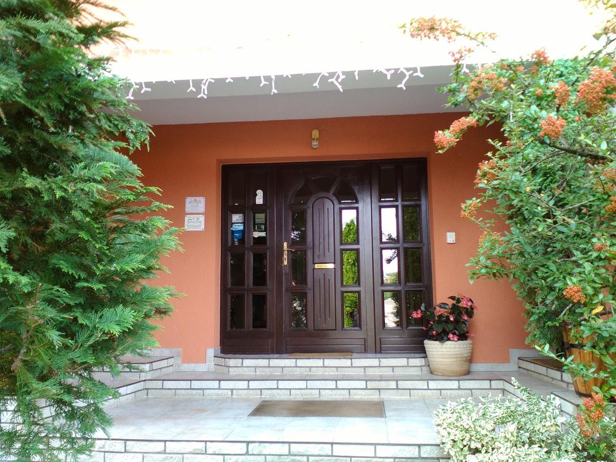 Zoeld Sziget Vendeghaz Hotel Eger Exterior photo